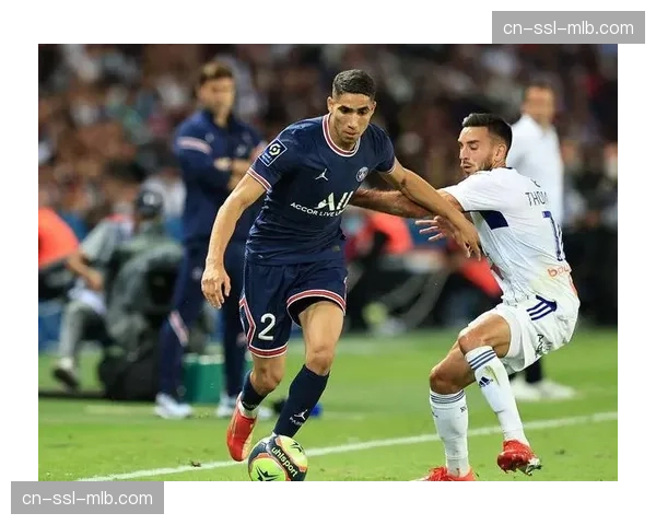 巴黎圣日耳曼客战摩纳哥,联赛榜首之争进入白热化 巴黎圣日耳曼客战摩纳哥,联赛榜首之争进入白热化