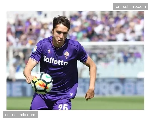 特写：伤愈复出即进球，小基耶萨跪地亲吻弗兰基球场草皮